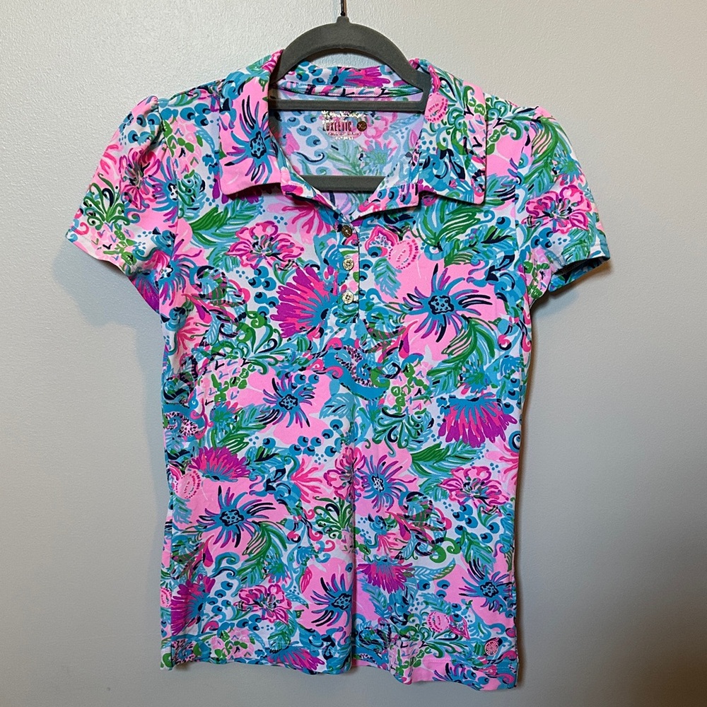 Lilly Pulitzer Luxletic Tropical Floral Top in Pink and Blue.  Women’s XS.